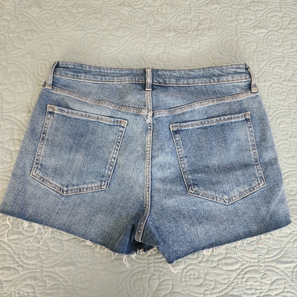 Old Navy Shorts - Picture 2 of 2